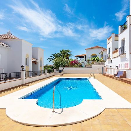 Apartamento Chimenea Playa - 2 Dormitorios Y Terraza Нерха Екстериор снимка