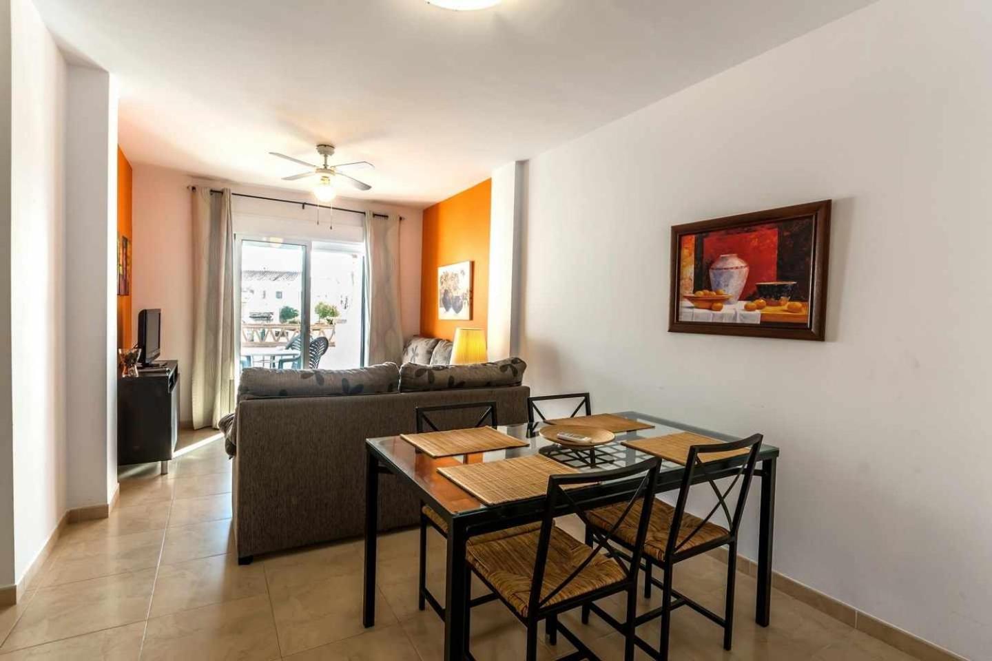 Apartamento Chimenea Playa - 2 Dormitorios Y Terraza Нерха Екстериор снимка