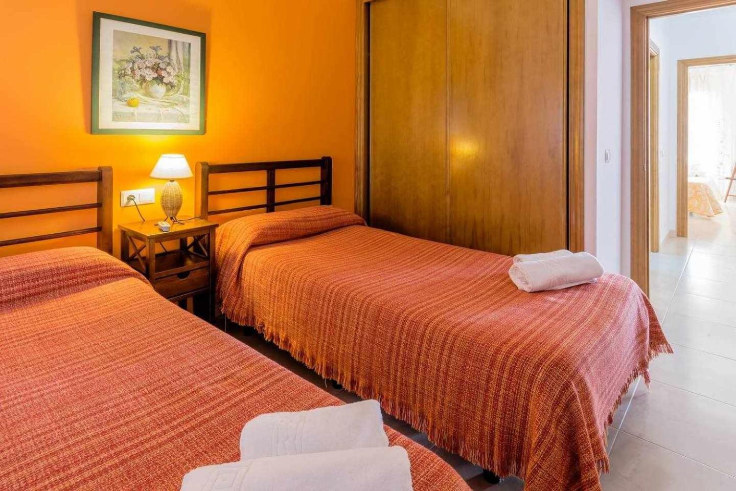 Apartamento Chimenea Playa - 2 Dormitorios Y Terraza Нерха Екстериор снимка